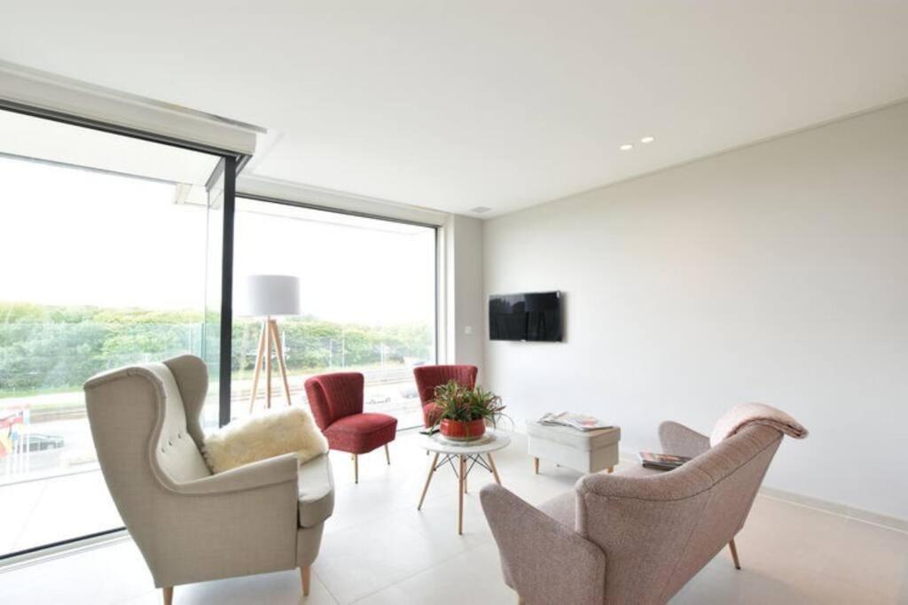 Luxe Apt In Centrum Bredene Overlooking The Dunes Exteriör bild